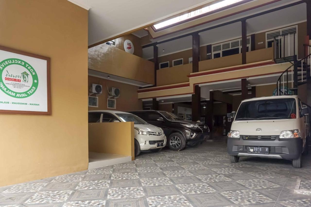 Отель Omah Kalimosodo Mitra Reddoorz Near Stasiun Malang Kota Baru Экстерьер фото
