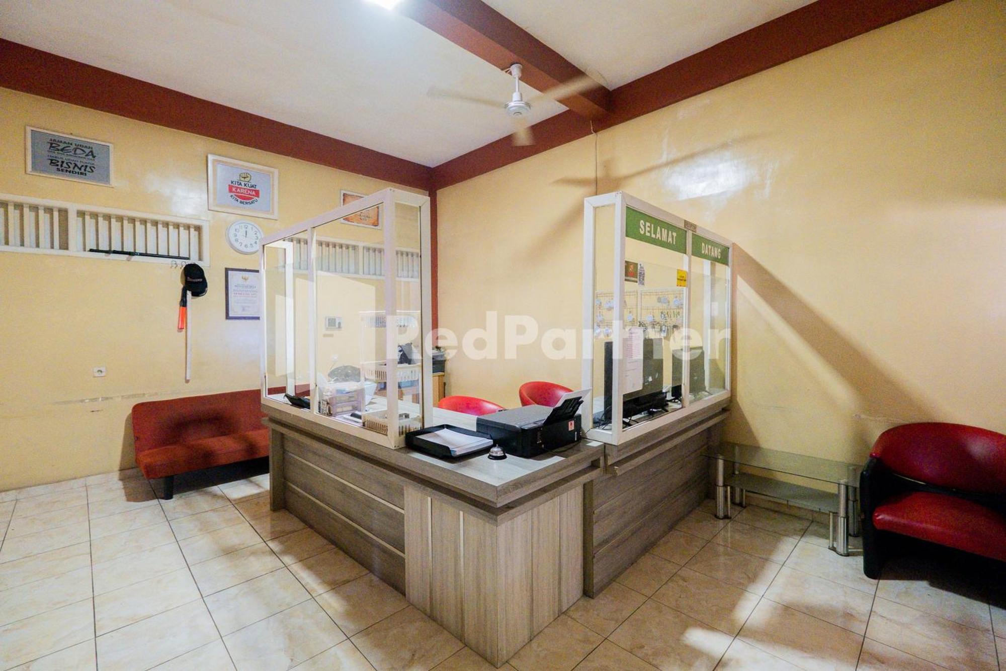 Отель Omah Kalimosodo Mitra Reddoorz Near Stasiun Malang Kota Baru Экстерьер фото