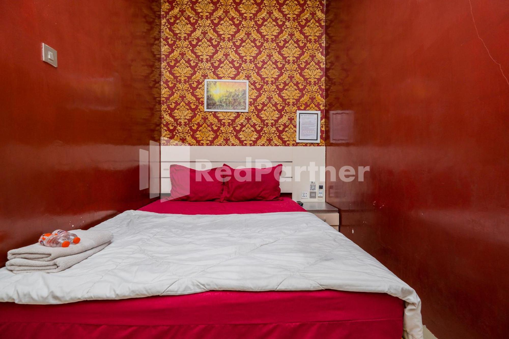 Отель Omah Kalimosodo Mitra Reddoorz Near Stasiun Malang Kota Baru Экстерьер фото