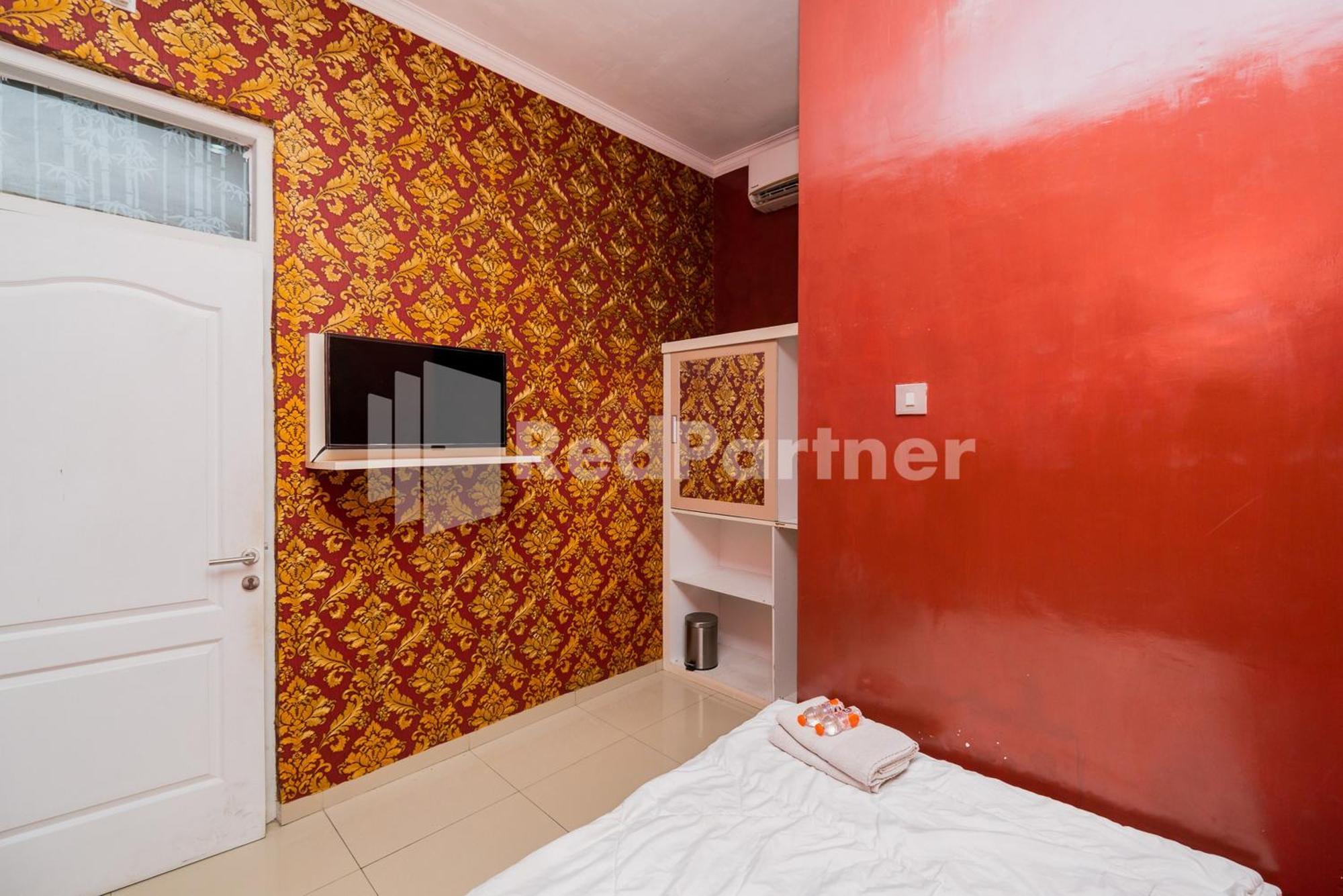 Отель Omah Kalimosodo Mitra Reddoorz Near Stasiun Malang Kota Baru Экстерьер фото